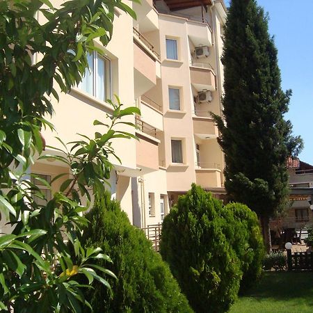 Hotel Astra Ravda Bagian luar foto