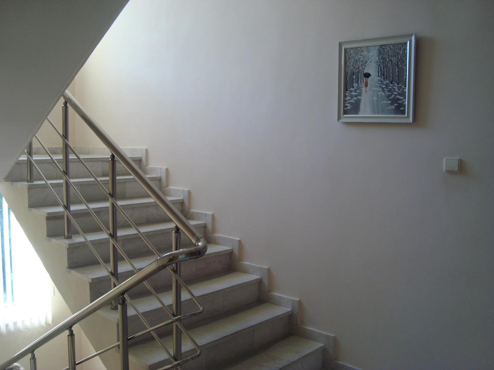 Hotel Astra Ravda Bagian luar foto