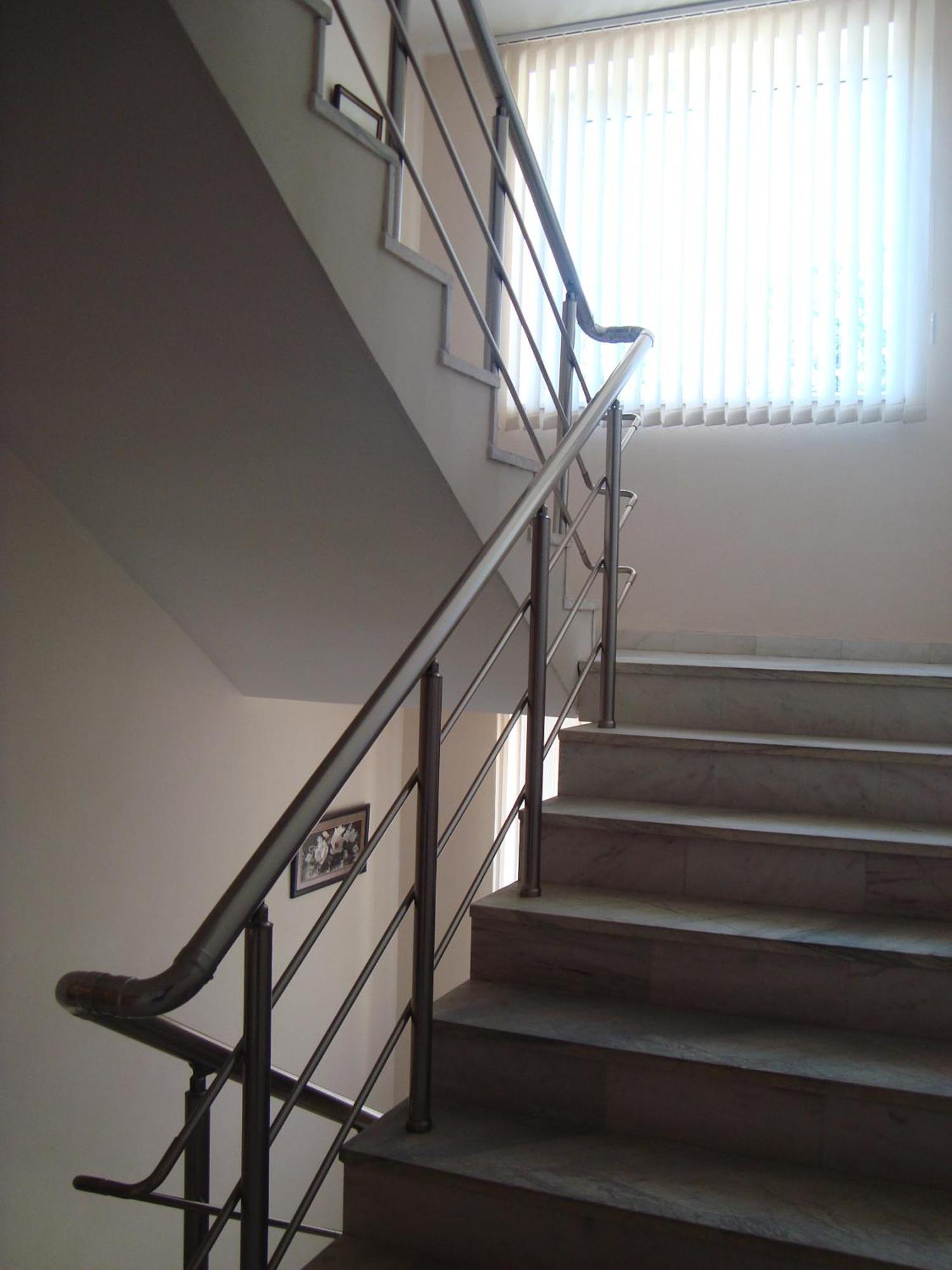Hotel Astra Ravda Bagian luar foto