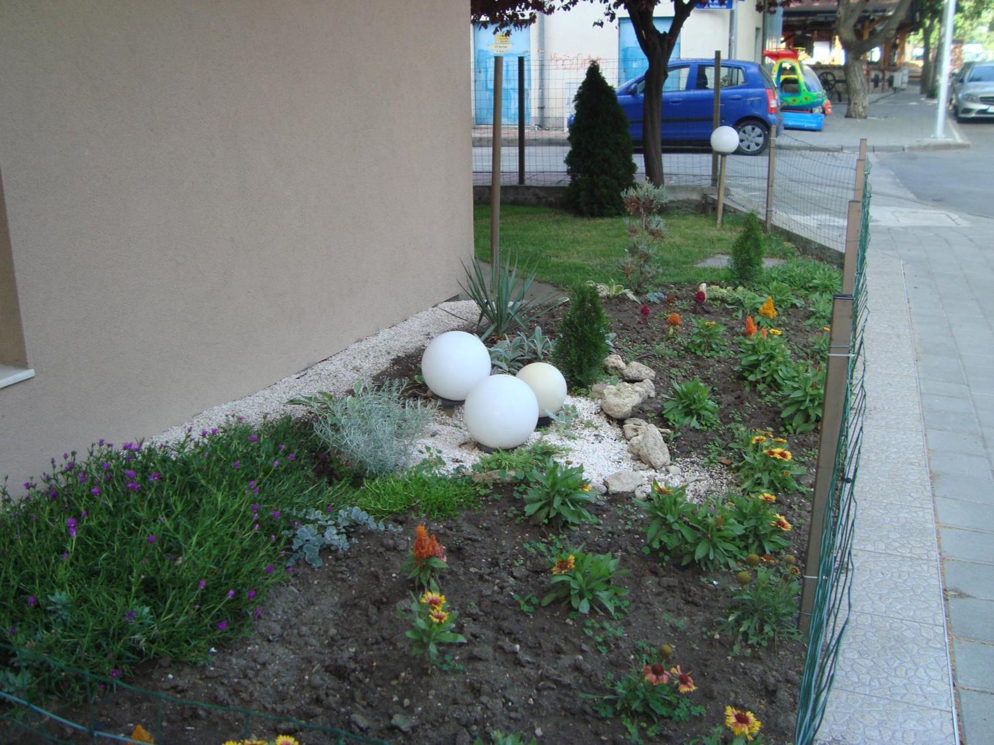 Hotel Astra Ravda Bagian luar foto