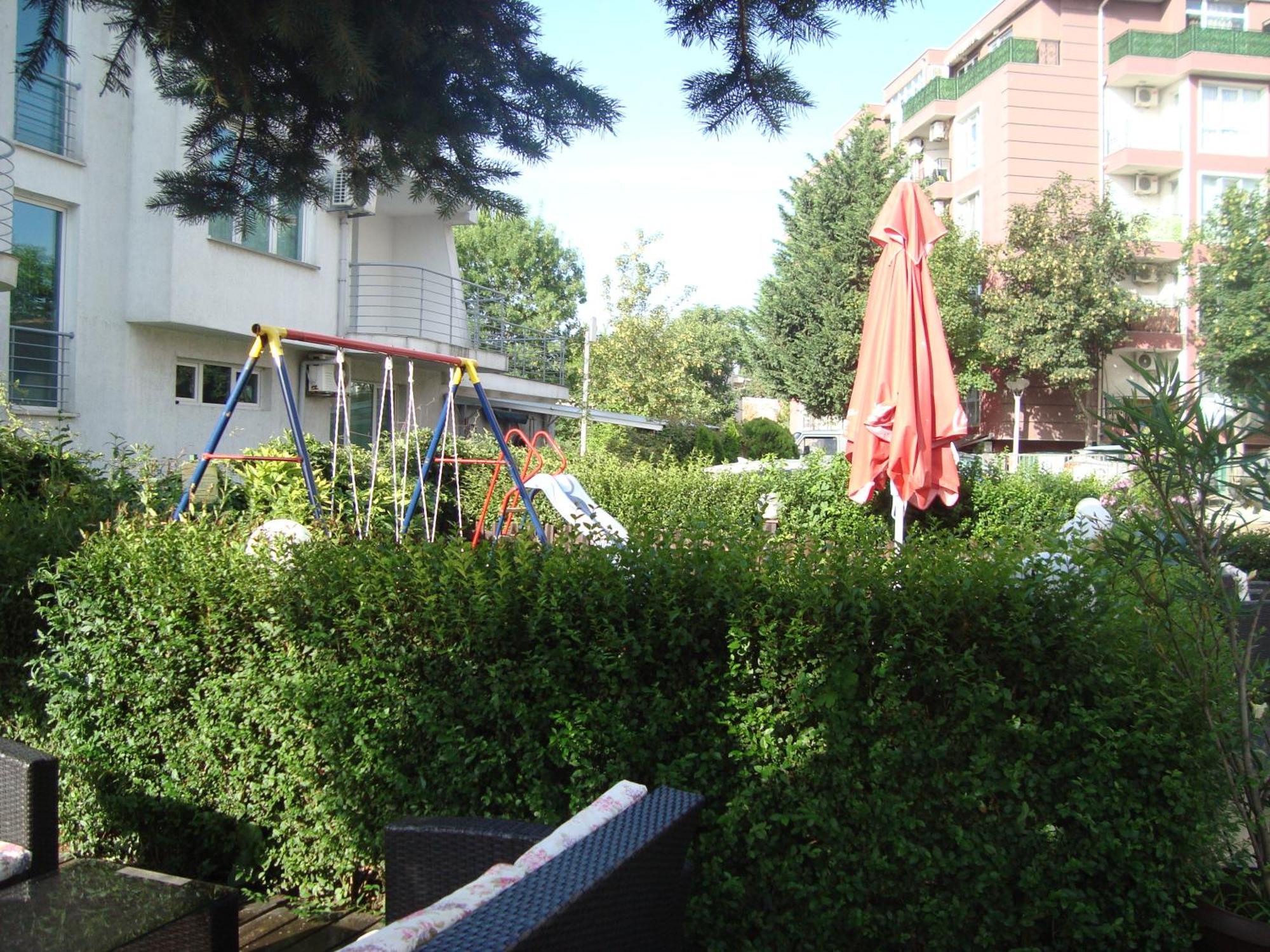 Hotel Astra Ravda Bagian luar foto