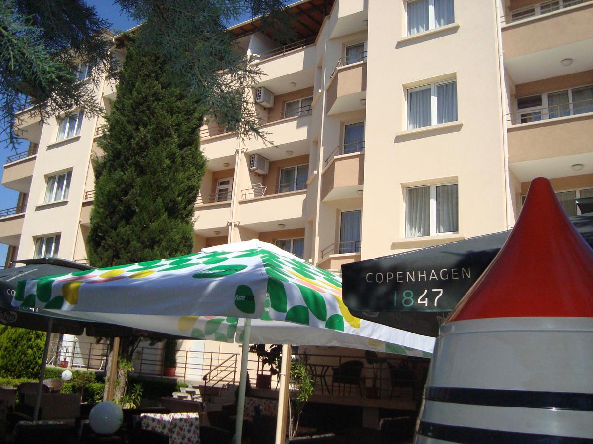 Hotel Astra Ravda Bagian luar foto