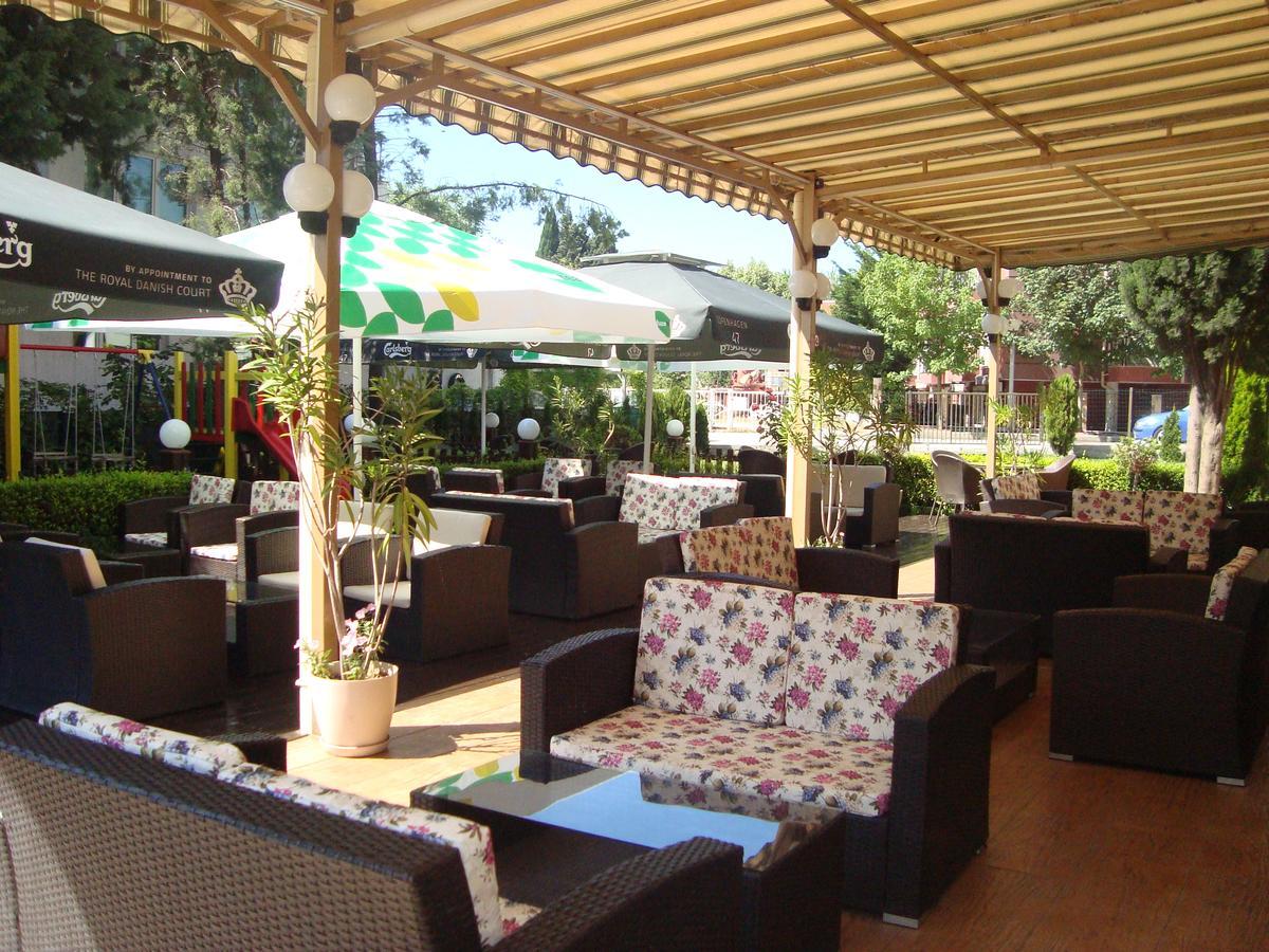 Hotel Astra Ravda Bagian luar foto
