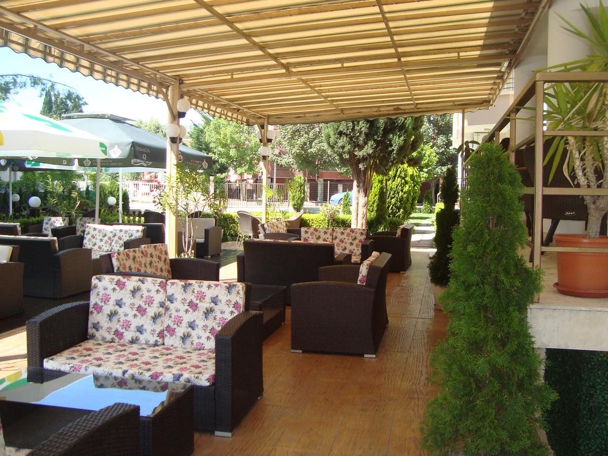 Hotel Astra Ravda Bagian luar foto