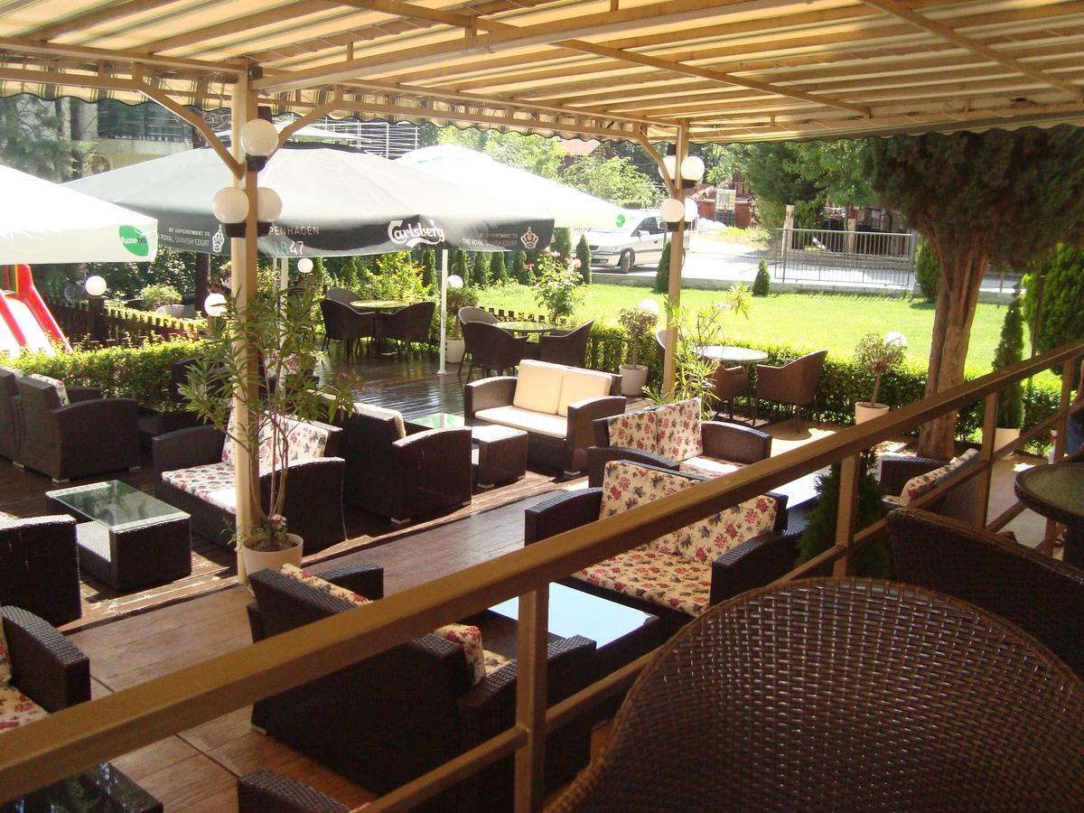 Hotel Astra Ravda Bagian luar foto